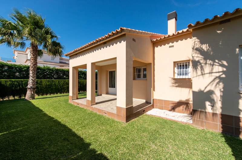 Calle 14 nº 18 – Villa Gandia Especial