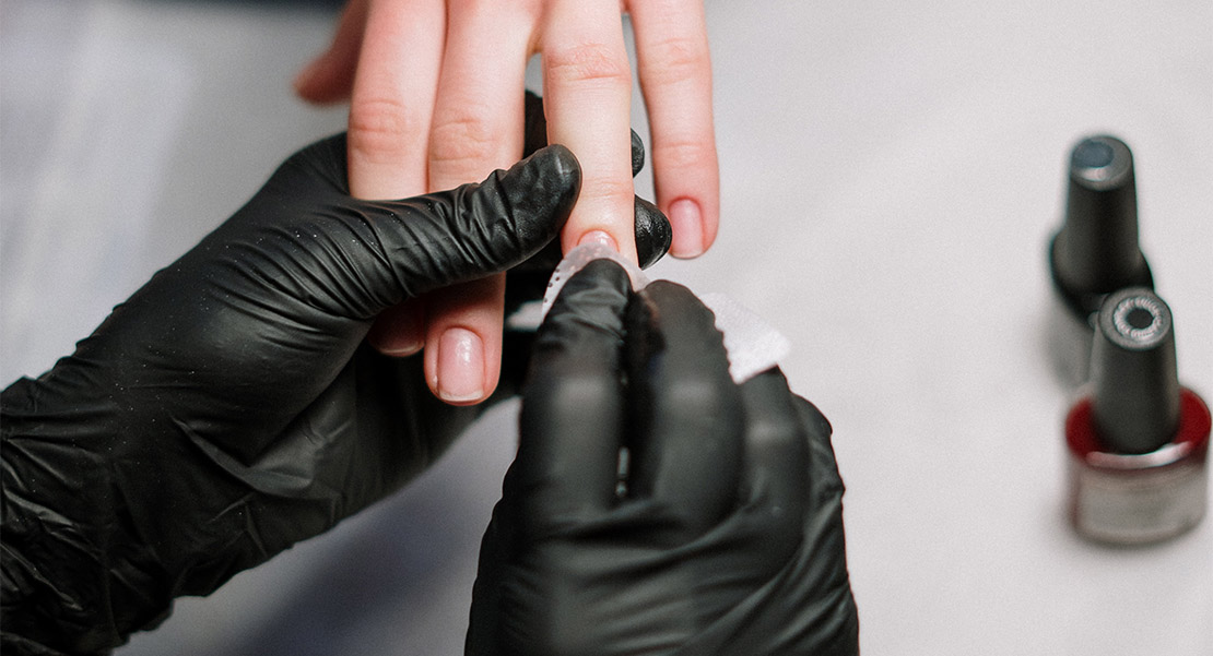 manicura en Oliva Nova