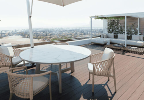 Promociones con terraza y jardines propios para disfrutar en agosto 